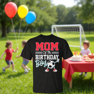 Maglietta per la festa di compleanno della mamma del figlio, a tema calcio, per la famiglia - T-shirt personalizzabile promozionale per la festa speciale della mamma - Product Image 3