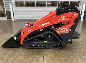 025 Kubota SCL1000 Skid Steer (Stand-On Compact Track Loader) Puissance ultra-compacte pour les sites confinés - Product Image 2