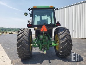 Tracteur John Deere 4450 80-140 CV 4 roues motrices de 1984 - Product Image 6
