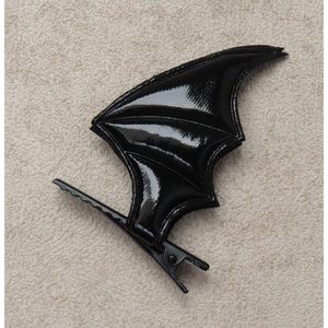 SOWAKA 1 paio di mollette per capelli con ali di pipistrello gotico Halloween Horror accessori per donne e adulti in metallo - Product Image 2