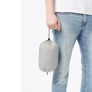 Manteau rembourré soufflé de créateur OEM en vente en gros Parka surdimensionnée avec logo pour hommes Veste rembourrée brillante d'hiver en duvet pour hommes - Product Image 6