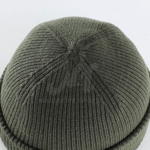 Bonnets modernes légers et chauds en tissu tricoté pour un usage décontracté, les voyages et les activités de plein air - Product Image 4
