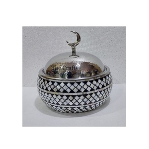 Plat à gratin en acier et nacre, casserole avec couvercle en acier et bouton en forme de lune, pot de service en noir et blanc - Product Image 1