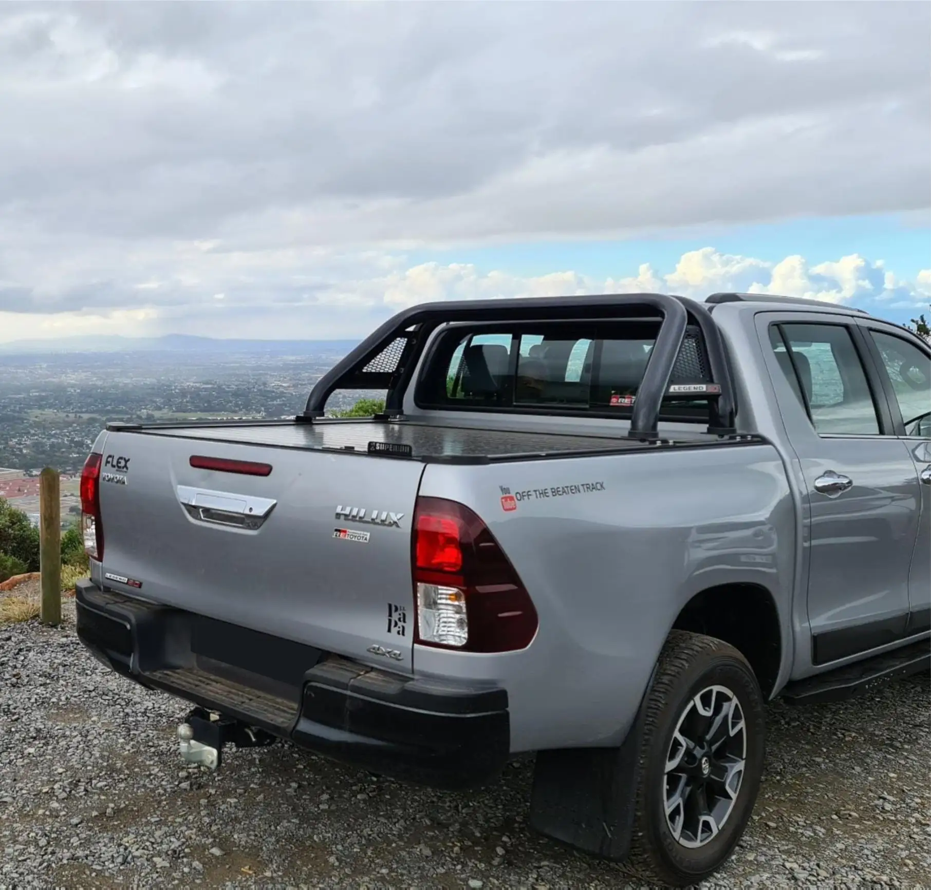 Cheap Cars For Sale Uk RHD Toyota Hilux diesel pickup 4x4 double cabin