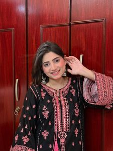 ชุดปาร์ตี้แฟนซีชุดแต่งงานแบบดั้งเดิมและลำลองชุดซัลวาร์ผ้าไหมโรมันปักลายด้วยกระจกของจริง - Product Image 4