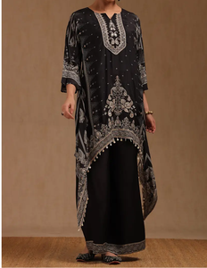 Traje clásico de Kurta con detalles bordados en negro con elegante ajuste holgado estilo indio pakistaní para mujeres a un precio asequible - Product Image 1