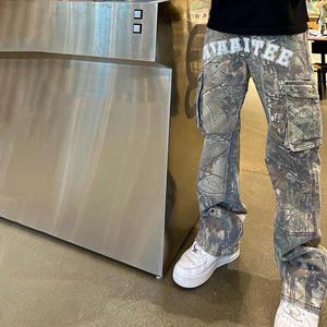Pantalones Cargo de camuflaje para hombre con bolsillo tejido con logotipo personalizado al por mayor para hombre - Product Image 2