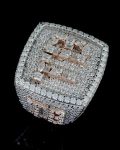 Bague unisexe en argent sterling 925 plaqué rhodium, sertie de diamants moissanite VVS personnalisés, avec un pavé étincelant, de luxe. - Product Image 5
