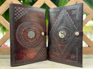 Journal en cuir Journal en cuir gaufré Design argent antique Cahier relié en cuir Journal de bureau Meilleur cadeau pour lui/il - Product Image 2