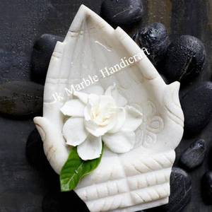 Artisanat en pierre de marbre fait à la main en forme de main Meilleur prix Décoration de bougie en gros Tailles personnalisées pour un usage religieux Forme de la main Meilleur - Product Image 1