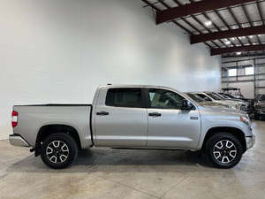 Toyota Tundra SR5 CrewMax 4WD Usada del 2020 - Product Image 2