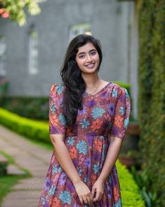 Vestido largo de estilo bohemio para mujer, elegante vestido Maxi escalonado con mangas abullonadas de tela suave y patrón elegante para fiesta, aspecto diario - Product Image 2