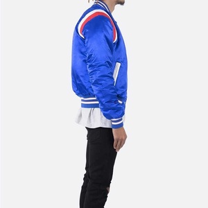 Chaqueta Bomber Universitaria de Satén con Botones y Cierre de Cremallera, Estilo Letterman, MOQ Bajo, Proveedor OEM, Fabricante de Chaquetas para Hombre - Product Image 5
