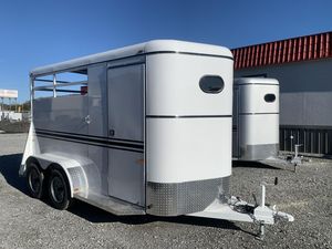 Remorque pour 2 chevaux, transport de bétail, avec double essieu, remorque agricole ventilée et fermée - Product Image 4