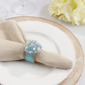 Ronds de serviette créatifs en résine faits à la main pour des idées de cadeaux uniques et des thèmes de décoration de table à manger élégants - Product Image 5