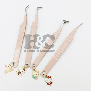 Pinzas de Hello Kitty de nuevo diseño, pinzas de extensión de pestañas con abalorio de punta afilada, pinzas de melocotón de gatito sostenibles de visón inferior de volumen - Product Image 6