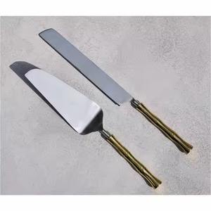 Juego de Cuchillo y Servidor para Pastel de Bodas de Acero Inoxidable Hecho a Mano, el Más Vendido - Product Image 1
