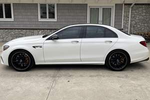 MERCEDES-AMG E63 S SEDÁN 2018 USADO CON VOLANTE A LA IZQUIERDA/DERECHA - Product Image 3