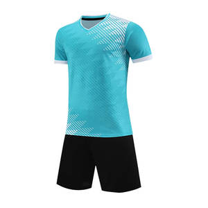 Ensemble maillot et short de football personnalisé à col ras du cou, respirant, imprimé, fabriqué professionnellement (OEM) - Product Image 2