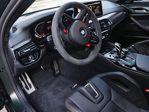 2025 Certificado, Usado, Limpio, Gasolina, Turbo, 300-400 CV, V8 Biturbo, Tracción Total, Interior de Cuero Claro, Control de Crucero Adaptativo, R17 - Product Image 3