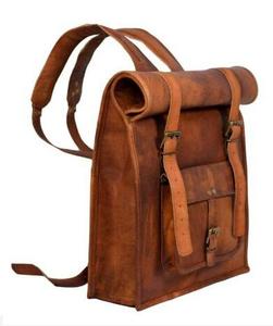 Bolsos de cuero hechos a mano marrón claro hechos a medida en patrón simple Ideal para tiendas de accesorios de moda y reventa - Product Image 1