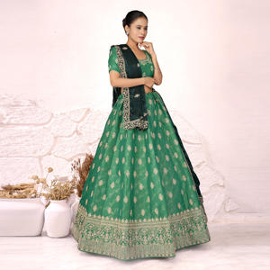 Lehenga Choli de Seda de Diseñador con Borde Tejido Pesado, Elegante Trabajo Artesanal Tradicional para Bodas y Fiestas - Product Image 3