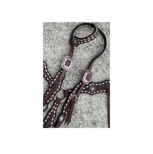 ชุดหมุดปักหนังสีน้ำตาลตะวันตกแบบพรีเมี่ยมสินค้าประเภทม้ามีหูหนึ่งข้างที่ตัดด้านหลังและขอบอกแบบหัวเข็มขัดด้านบน - Product Image 2