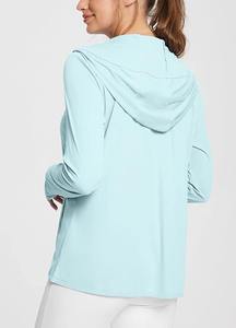 Veste de protection solaire légère à manches longues pour femmes avec col à capuche avec design matelassé avec logo pour les saisons de printemps et d'automne - Product Image 5