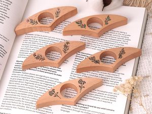 Marcapáginas Ergonómico de Madera Pulida y Duradera, Herramienta para Sostener las Páginas Fácilmente para Largas Sesiones de Lectura - Product Image 3