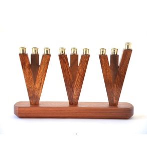 Menorah de madera moderna con 9 candelabros cónicos, candelabros de Hanukkah hechos a mano, decoración judía minimalista para celebración navideña - Product Image 6
