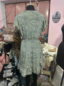 เดรสลายดอกไม้โบโฮมีสไตล์สำหรับผู้หญิงลุคที่พลิ้วไหวเหมาะสำหรับงานปาร์ตี้วันหยุดพักผ่อนและช่วงเวลาที่ชายหาด - Product Image 3