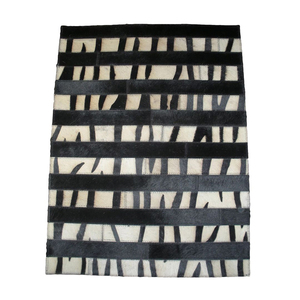 Alfombras de Oración Modernas Hechas a Mano de Lujo, de Piel de Vaca y Lana, Antideslizantes, con Bordado de Pelo y Patchwork - Product Image 1