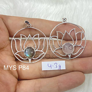 Colgante de loto en plata de ley 925 Piedra preciosa Colgante fino Regalo para ella - Product Image 1