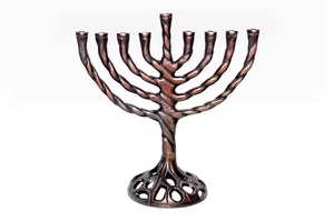 Menorah en métal personnalisée, écologique, en bronze noir, design Arbre de Vie, Hanoucca et Noël, porte-bougie à 9 bras par Decor Impex - Product Image 4