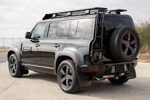 ราคาดีที่สุด ปี 2024 แลนด์โรเวอร์ ดีเฟนเดอร์ 110 V8, เครื่องยนต์ซูเปอร์ชาร์จ V8 518 แรงม้า, ระบบขับเคลื่อน 4 ล้อ - Product Image 3