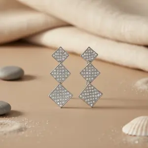 Boucles d'oreilles pendantes géométriques argentées tendance pour femmes - Product Image 1