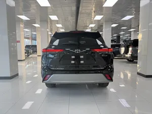 Toyota Highlander IV (U70) 2025, Bajo Kilometraje, Caja de Cambios Automática, Volante a la Izquierda, Neumáticos R20, Estado Oscuro - Product Image 2