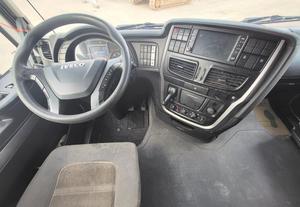 Tracteur Iveco Stralis 460 E6 4X2 d'occasion 2013, super propre, avec transmission automatique, plus de 450 ch, capacité de charge de 31-40 tonnes - Product Image 5