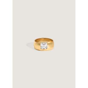 Anillo de Diamantes con Corte Asscher y Banda de Cigarro Porter - Product Image 1