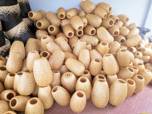 โคมไฟหวายแขวนทำมือสไตล์ศิลปะโคมไฟตกแต่งห้องครัว/โรงแรม/ร้านอาหารจากเวียดนาม - Product Image 2