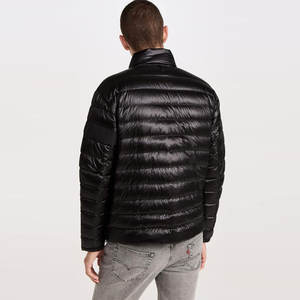 Chaqueta de plumón para hombre con cierre de cremallera, chaqueta acolchada cálida e impermeable para invierno con mezcla de comodidad y estilo - Product Image 3