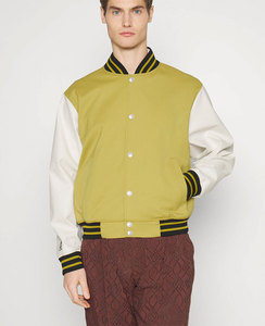 Blouson aviateur en laine respirante personnalisé OEM blouson d'hiver en coton de baseball Letterman veste en vrac motif de broderie décoration polaire - Product Image 1