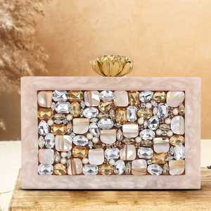 Sacs à main en résine de forme rectangulaire glamour - Sac à main de mariée personnalisé pour les événements et les fêtes des femmes - Product Image 5