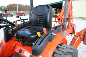 รถแทรคเตอร์ล้อพร้อม4WD สำหรับการเกษตร Kubota รถแทรกเตอร์ B26และรถตักดินแบคโฮ - Product Image 6