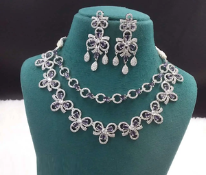 Elegante conjunto de joyería de latón AD para ropa de noche de lujo y eventos de Gala calidad asegurada disponible a precio mayorista - Product Image 1