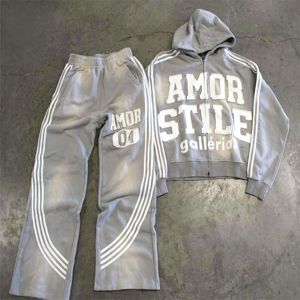 ชุดเซ็ตเสื้อฮู้ดครอปพิมพ์ลายสตรีทแวร์และกางเกงขายาวทรงสปอร์ตสำหรับผู้ชาย คุณภาพพรีเมียมแบบสั่งทำพิเศษ ลวดลายย้อมสีแบบ Acid Wash - Product Image 2