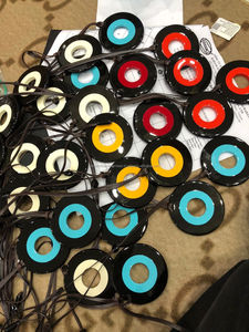 Bracelet en résine multicolore au design unique pour femmes disponible au meilleur prix fabriqué en Inde - Product Image 6