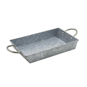 Plateau de service carré en métal galvanisé avec poignée de qualité commerciale, finition polie lavable au lave-vaisselle pour la maison et l'hôtel - Product Image 3