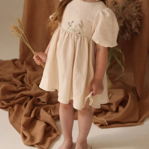 Vestido de lino suave bordado a mano para niñas, estilo informal para el primer cumpleaños de niños pequeños, OEM hecho en Vietnam - Product Image 1