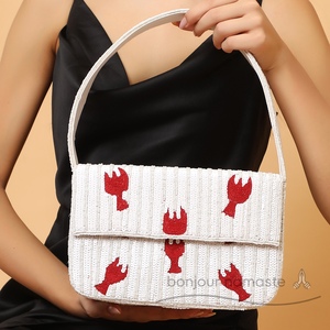 Borsa pochette con perline bianche con forconi rossi a mano borsa di dichiarazione ricamata a mano artigianale - Product Image 6